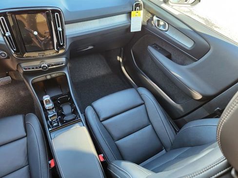 New 2026 Volvo XC40 B5 Ultra w/ Climate Package image 12