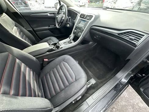 Used 2015 Ford Fusion SE w/ Equipment Group 201A image 17