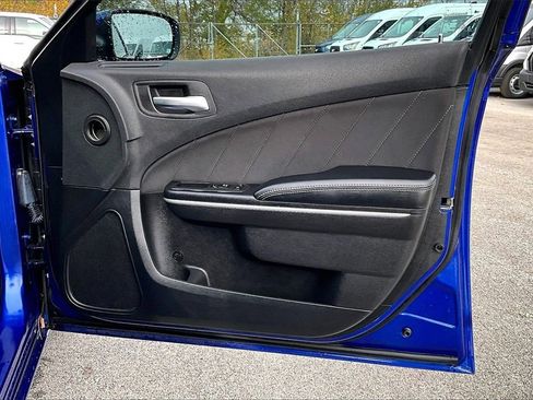 Used 2019 Dodge Charger SXT image 23