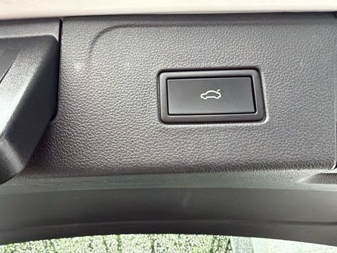 Used 2021 Volkswagen Atlas SE w/ Panoramic Sunroof Package AWD/4WD image 17