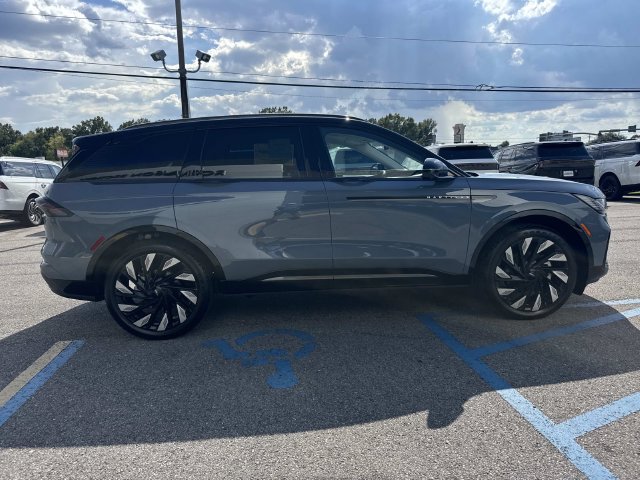 New 2026 Lincoln Nautilus Reserve w/ Jet Appearance Package AWD/4WD image 3