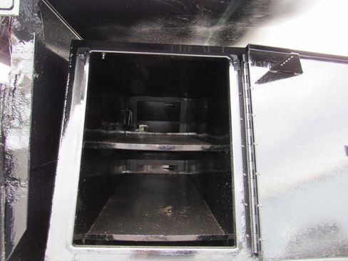 Used 2015 Ford F550 2WD Regular Cab Super Duty image 15