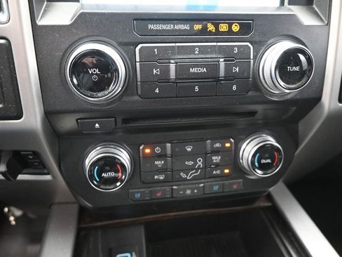 Used 2017 Ford F250 Platinum w/ Platinum Ultimate Package image 9