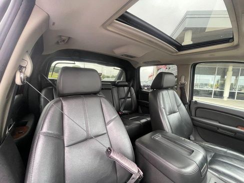 Used 2007 Chevrolet Avalanche LTZ w/ LTZ Preferred Equipment Group AWD/4WD image 6