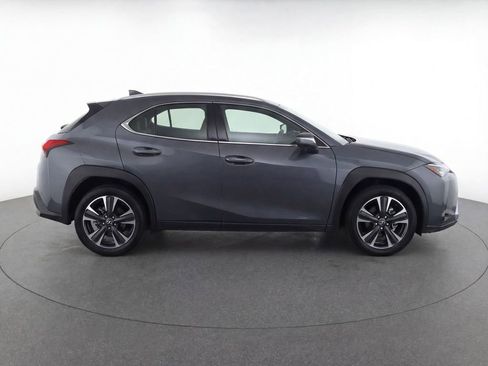 Used 2022 Lexus UX 200 w/ Accessory Package (Z1) FWD image 8