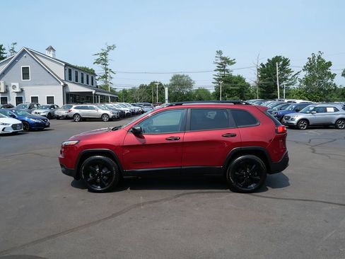 Used 2016 Jeep Cherokee Sport w/ Cold Weather Group AWD/4WD image 7