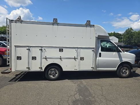 Used 2019 GMC Savana 3500 w/ Power Convenience Package RWD image 12