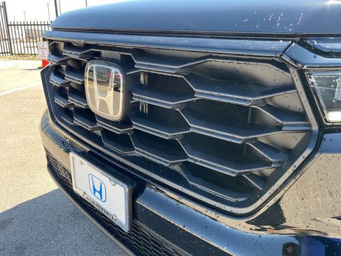 Certified 2025 Honda Pilot Sport image 14