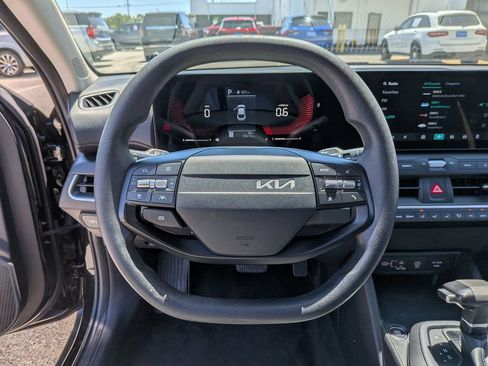 Used 2025 Kia K4 FWD image 15