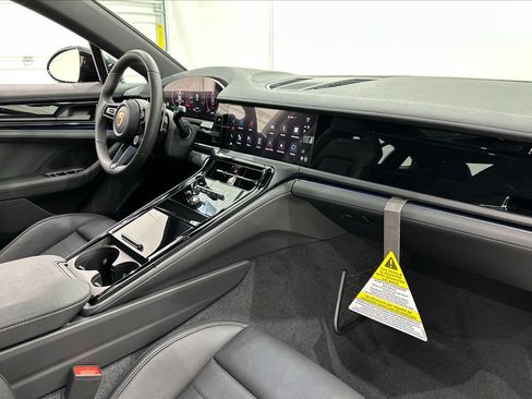 Certified 2025 Porsche Panamera 4 AWD/4WD image 23