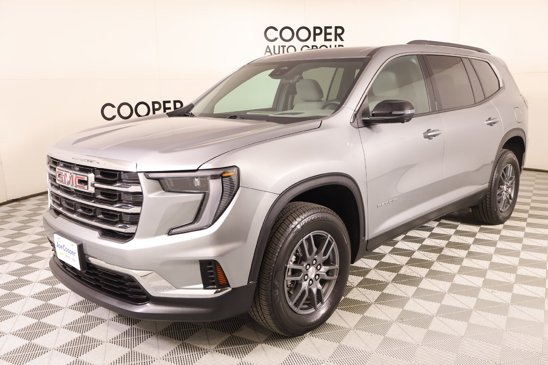 Used 2026 GMC Acadia Elevation FWD image 9