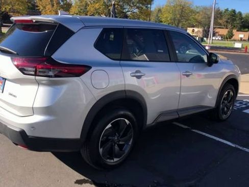 Certified 2024 Nissan Rogue SV image 8