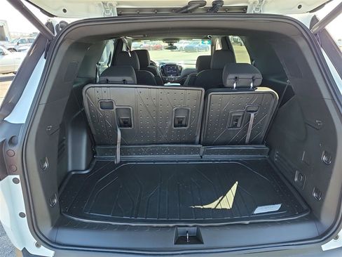 Used 2023 Chevrolet Traverse LT image 18