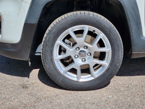 Used 2021 Jeep Renegade Latitude w/ Convenience Group AWD/4WD image 9