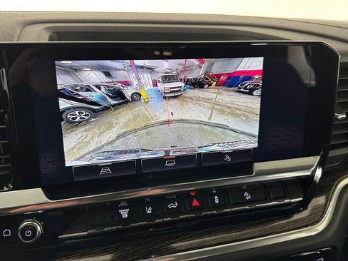 Used 2025 GMC Sierra 2500 SLE AWD/4WD image 18