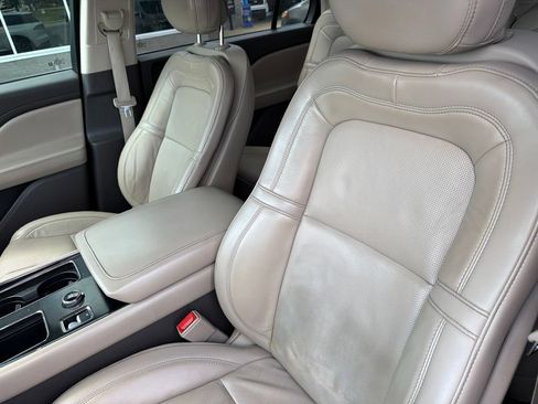 Used 2020 Lincoln Aviator Reserve w/ Elements Package Plus RWD image 9