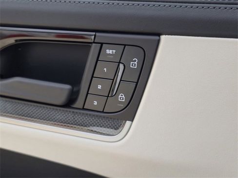 New 2025 Porsche Cayenne Turbo image 21