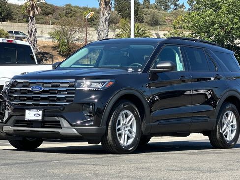 New 2026 Ford Explorer Active w/ Active Comfort Package RWD image 7