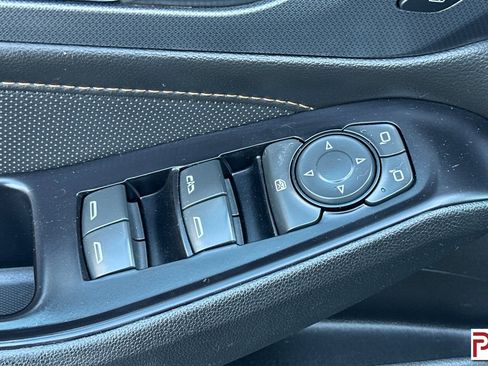 Used 2019 Chevrolet Traverse Premier image 12