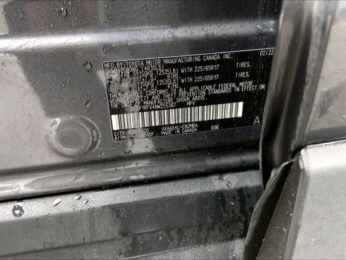 Used 2022 Toyota RAV4 XLE image 37