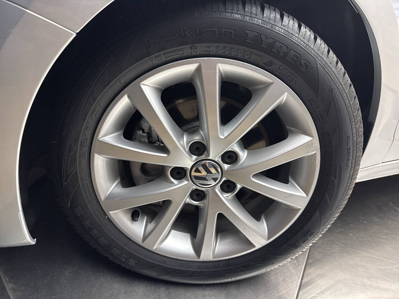 Used 2013 Volkswagen Jetta SE FWD image 28
