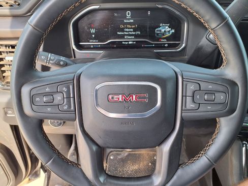 Used 2025 GMC Sierra 2500 AT4 w/ AT4 Premium Plus Package AWD/4WD image 19
