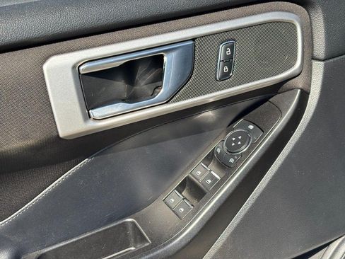 Used 2020 Ford Explorer XLT AWD/4WD image 19