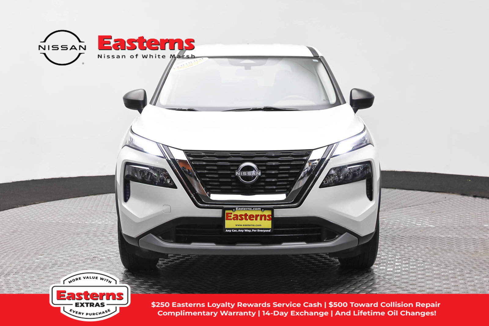 Used 2023 Nissan Rogue S AWD/4WD image 2