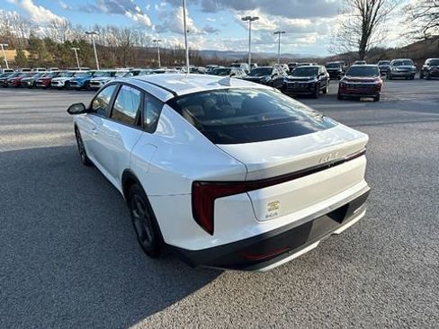 Used 2025 Kia K4 LXS image 6