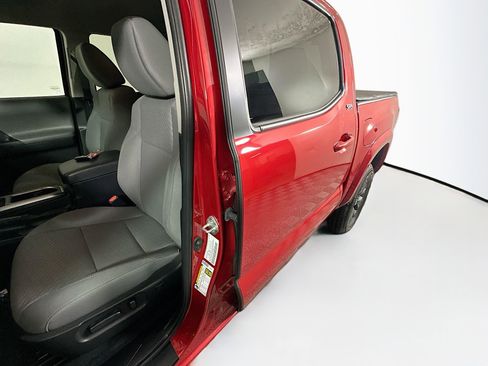 Used 2023 Toyota Tacoma SR5 AWD/4WD image 12