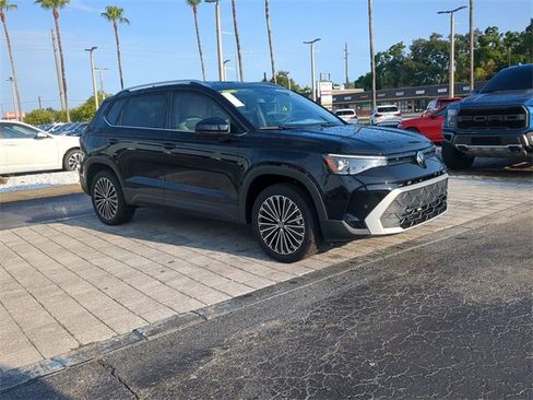 New 2025 Volkswagen Taos SE image 2