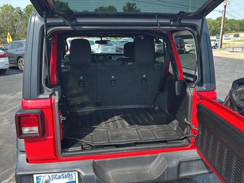 Used 2019 Jeep Wrangler Unlimited Sport S AWD/4WD image 28