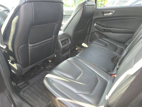 Used 2019 Ford Edge Titanium w/ Equipment Group 301A AWD/4WD image 11