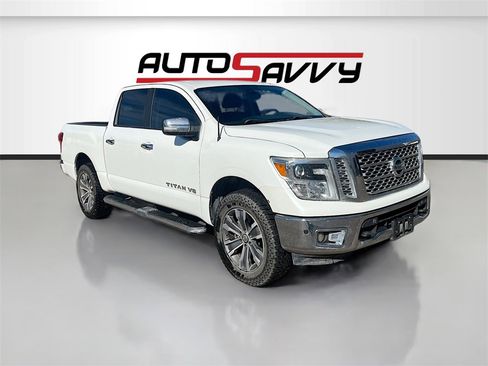 Used 2018 Nissan Titan SL image 1