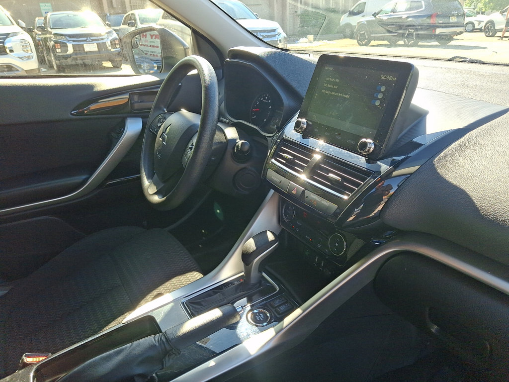 Used 2024 Mitsubishi Eclipse Cross LE AWD/4WD image 12