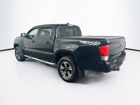 Used 2017 Toyota Tacoma TRD Sport w/ Tow Package (A/T) AWD/4WD image 5