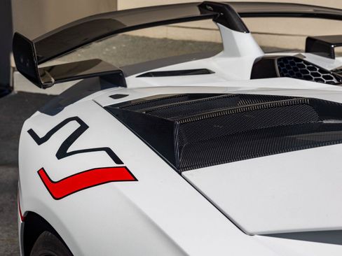 Used 2020 Lamborghini Aventador SVJ AWD/4WD image 50