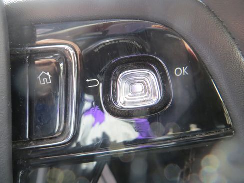 Used 2024 Lincoln Aviator AWD image 16