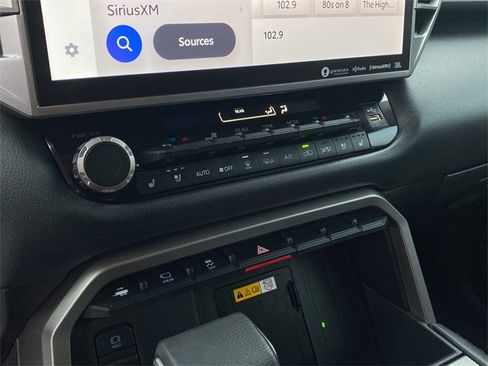 Used 2024 Toyota Sequoia Limited image 27