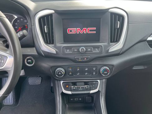 Used 2024 GMC Terrain SLE FWD image 16