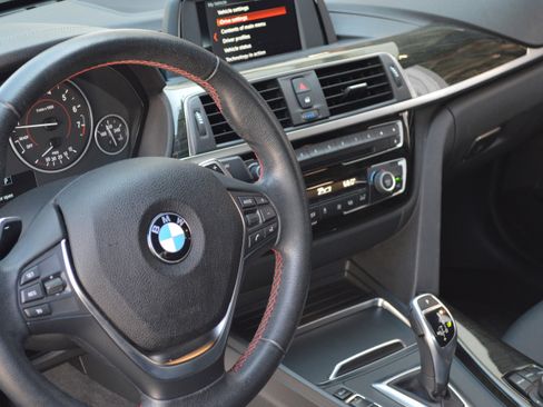 Used 2018 BMW 330i Sedan image 25