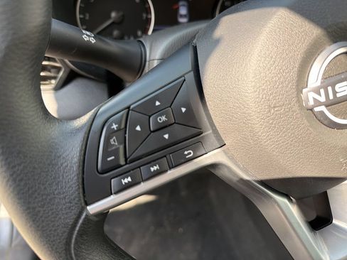 Used 2025 Nissan Altima 2.5 SV FWD image 19