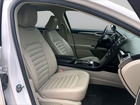 Used 2020 Ford Fusion SEL FWD image 9