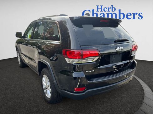 Used 2021 Jeep Grand Cherokee Laredo image 3