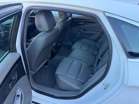Used 2017 Chevrolet Impala LT w/ Leather Package FWD image 5