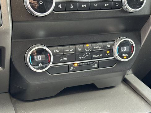 Used 2021 Ford Expedition XLT AWD/4WD image 21