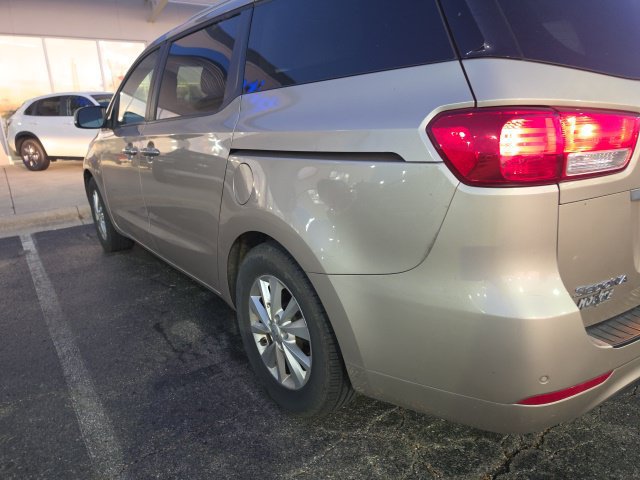 Used 2015 Kia Sedona LX FWD image 9