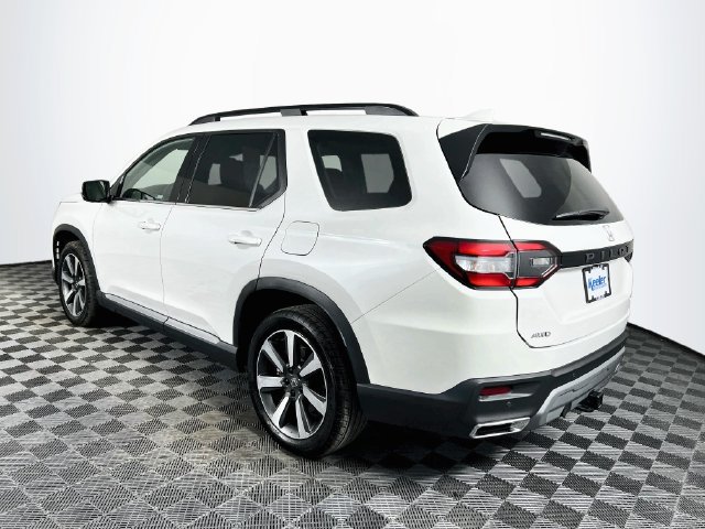 Used 2024 Honda Pilot Elite image 4