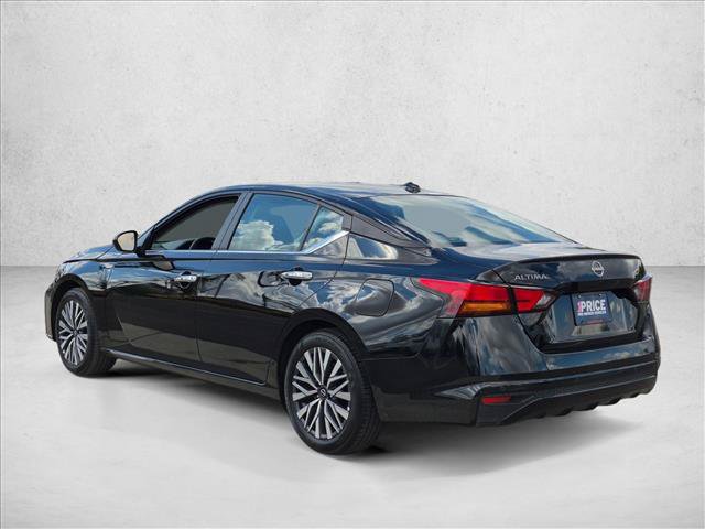 Used 2025 Nissan Altima 2.5 SV FWD image 8