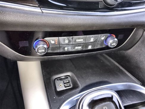 Used 2021 Buick Enclave Essence w/ Sound and Sites Package image 19